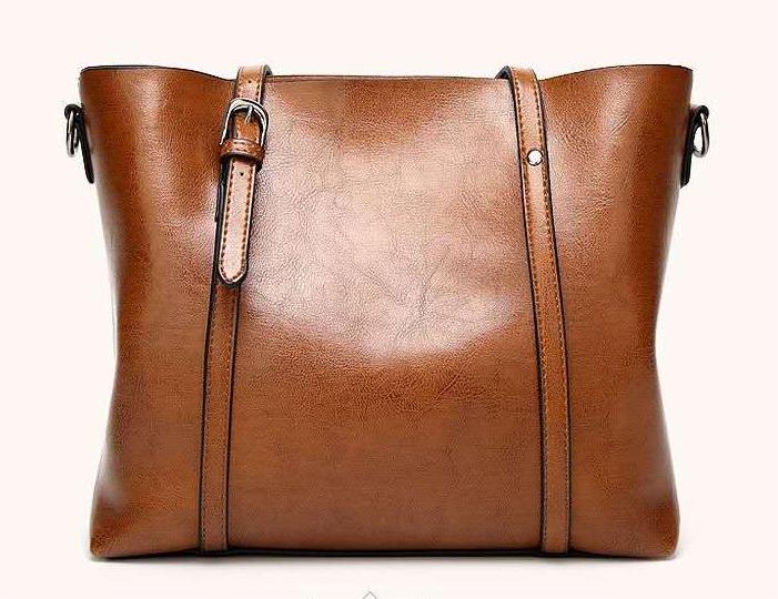 Elegant Leather Tote – Classic Carryall for the Modern Woman